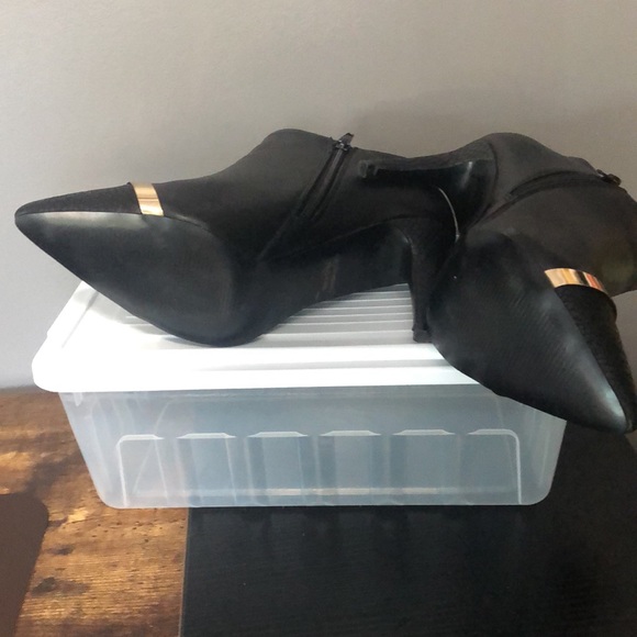 Black heel bootie - Picture 4 of 7